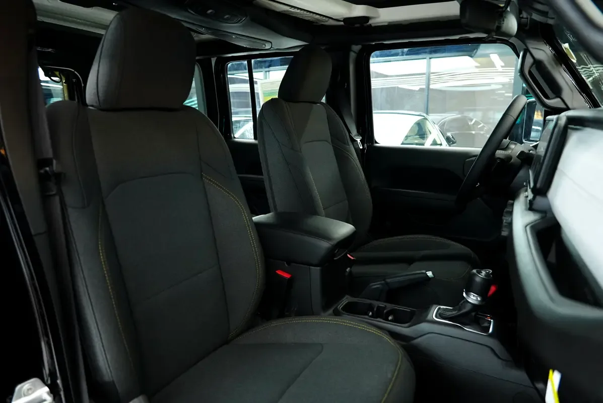 Jeep Wrangler 2.0 AT 4WD (272 hp) - 9