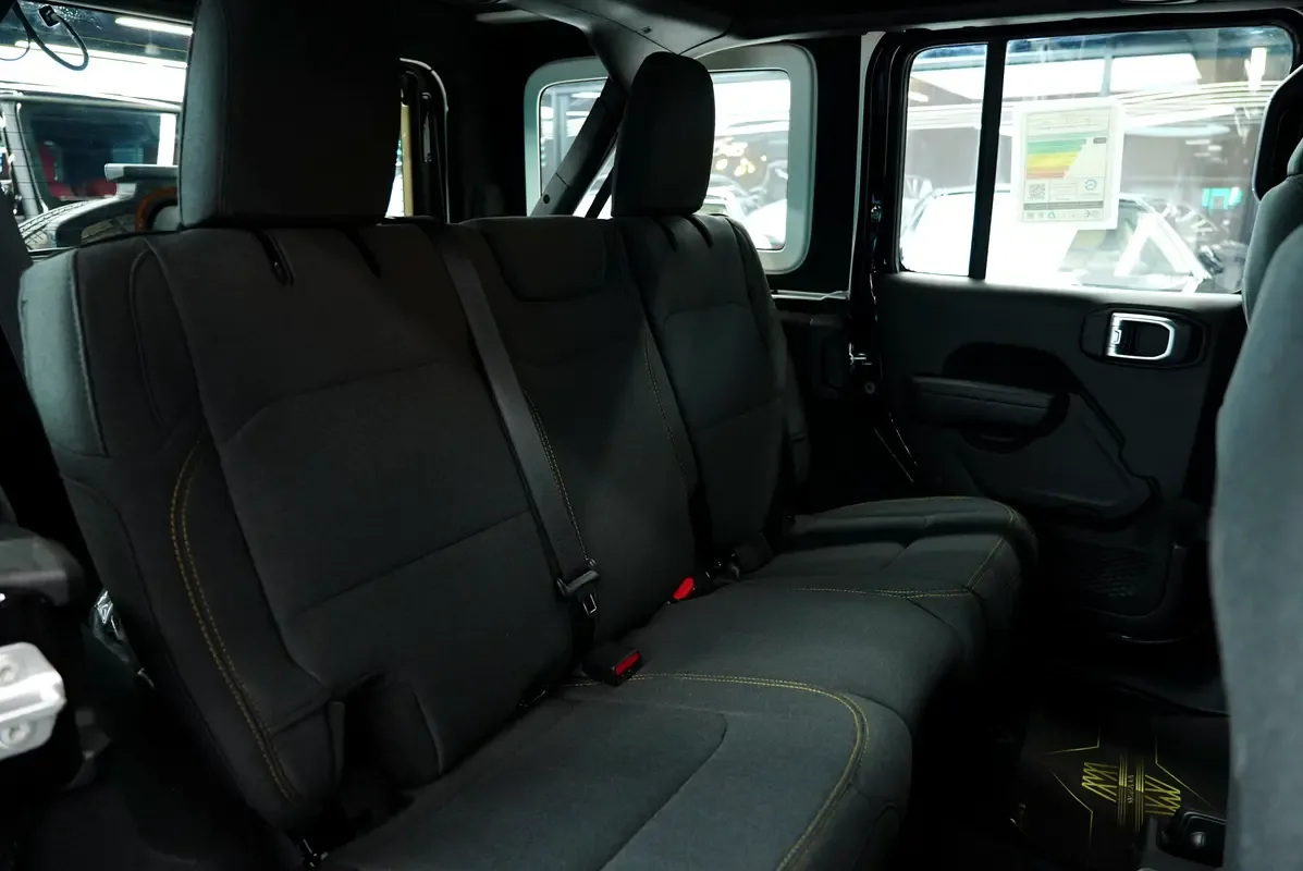 Jeep Wrangler 2.0 AT 4WD (272 hp) - 15
