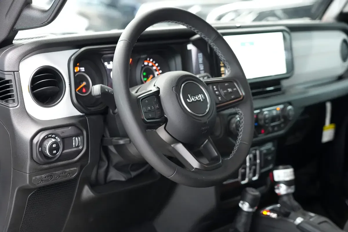 Jeep Wrangler 2.0 AT 4WD (272 hp) - 8