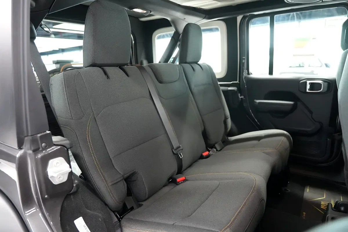 Jeep Wrangler 2.0 AT 4WD (272 hp) - 14