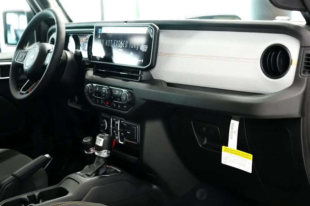 Jeep Wrangler 2.0 AT 4WD (272 hp) - 11