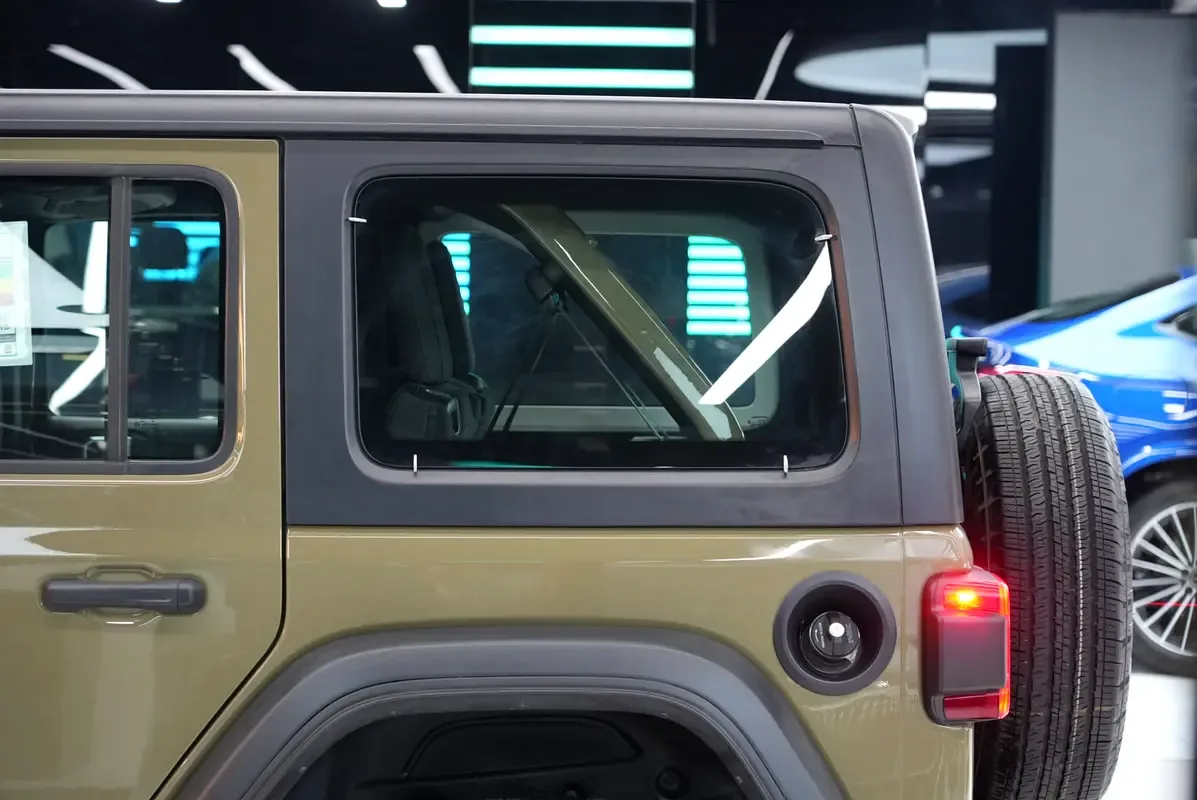 Jeep Wrangler 2.0 AT 4WD (272 حصان) - 6