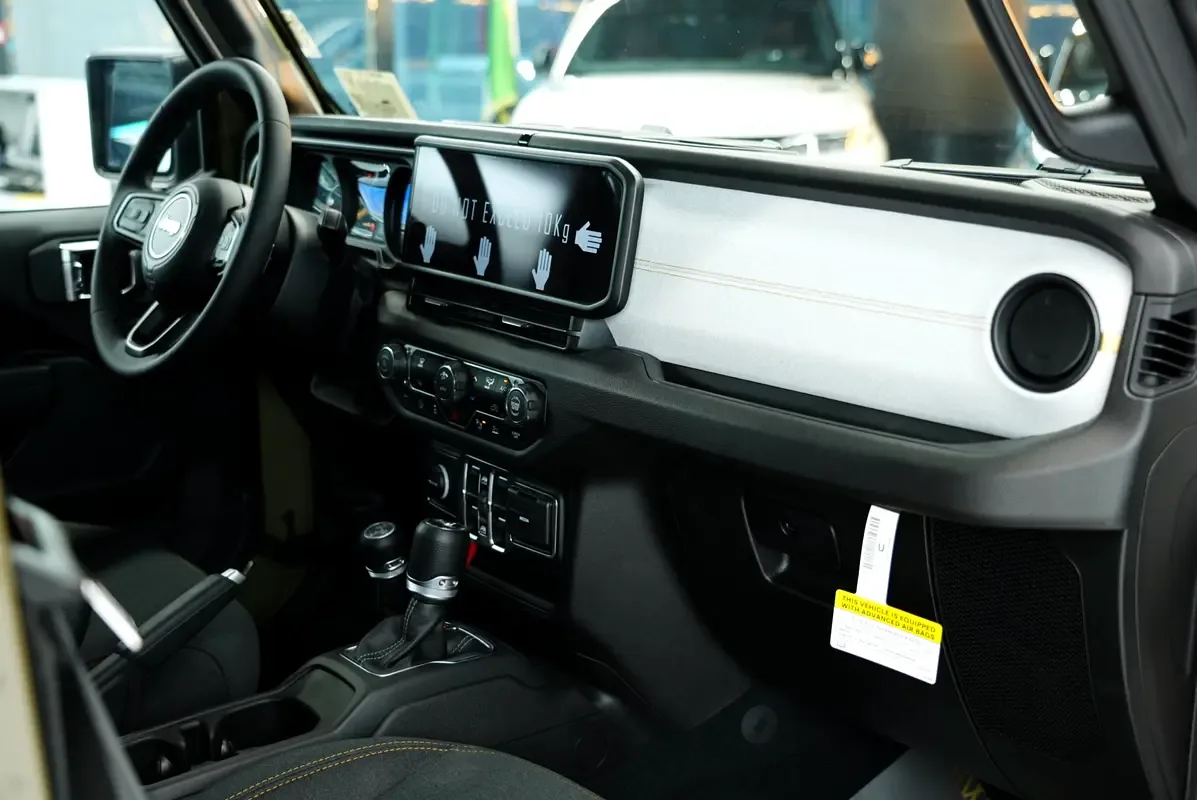 Jeep Wrangler 2.0 AT 4WD (272 حصان) - 10