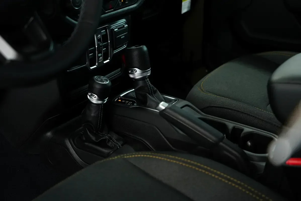 Jeep Wrangler 2.0 AT 4WD (272 حصان) - 11