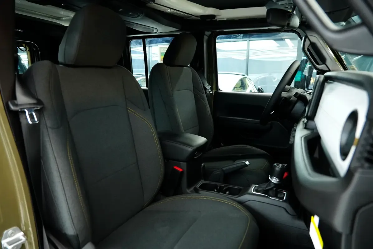 Jeep Wrangler 2.0 AT 4WD (272 حصان) - 9
