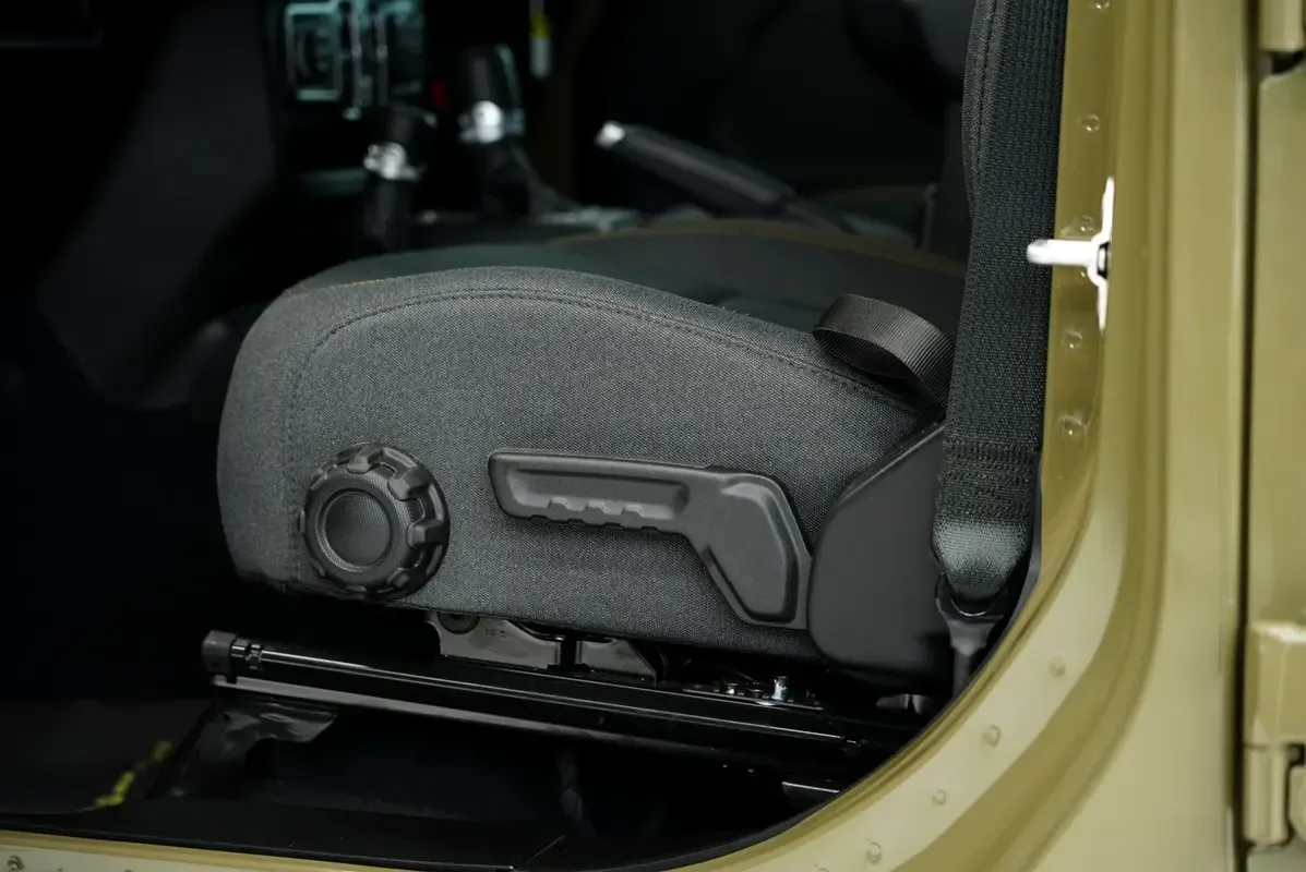 Jeep Wrangler 2.0 AT 4WD (272 حصان) - 14