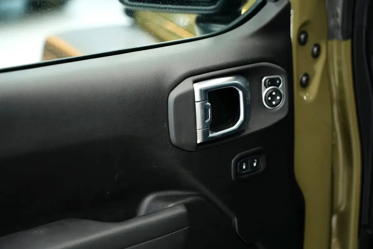 Jeep Wrangler 2.0 AT 4WD (272 حصان) - 15