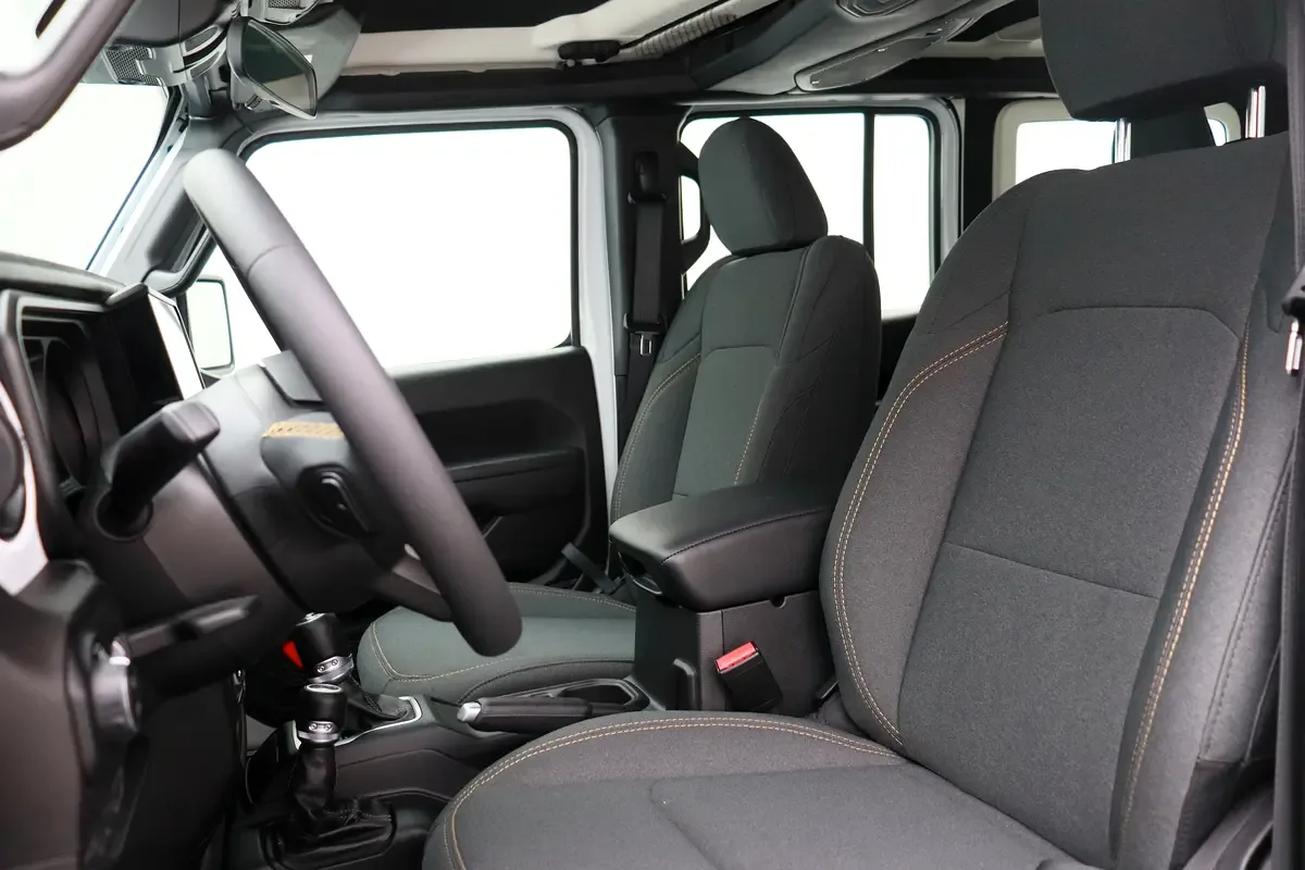 Jeep Wrangler 2.0 AT 4WD (272 hp) - 8