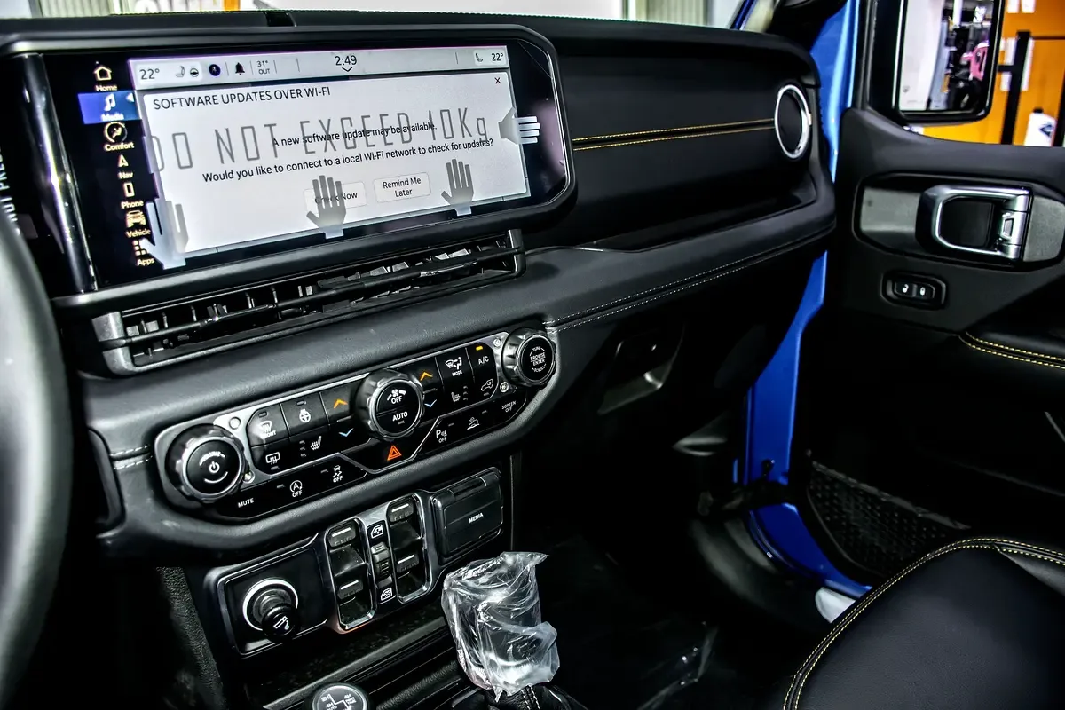 Jeep Wrangler 2.0 AT 4WD (272 hp) - 13