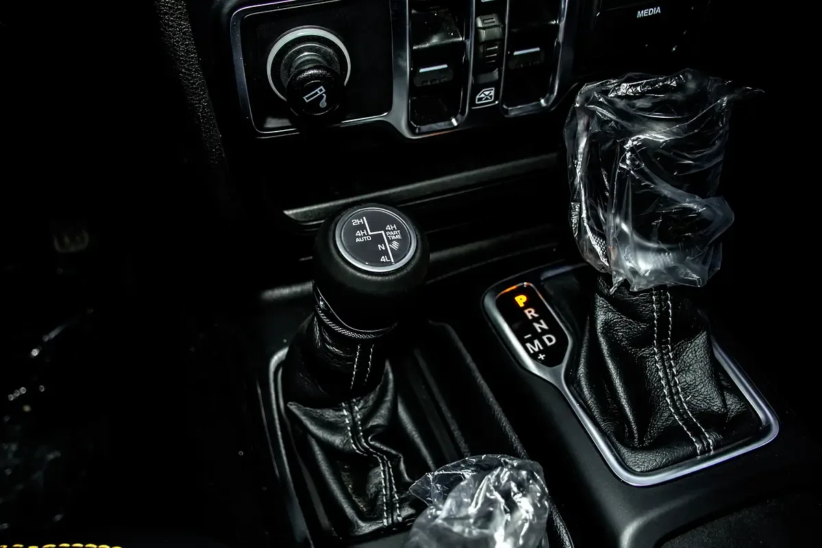 Jeep Wrangler 2.0 AT 4WD (272 hp) - 16
