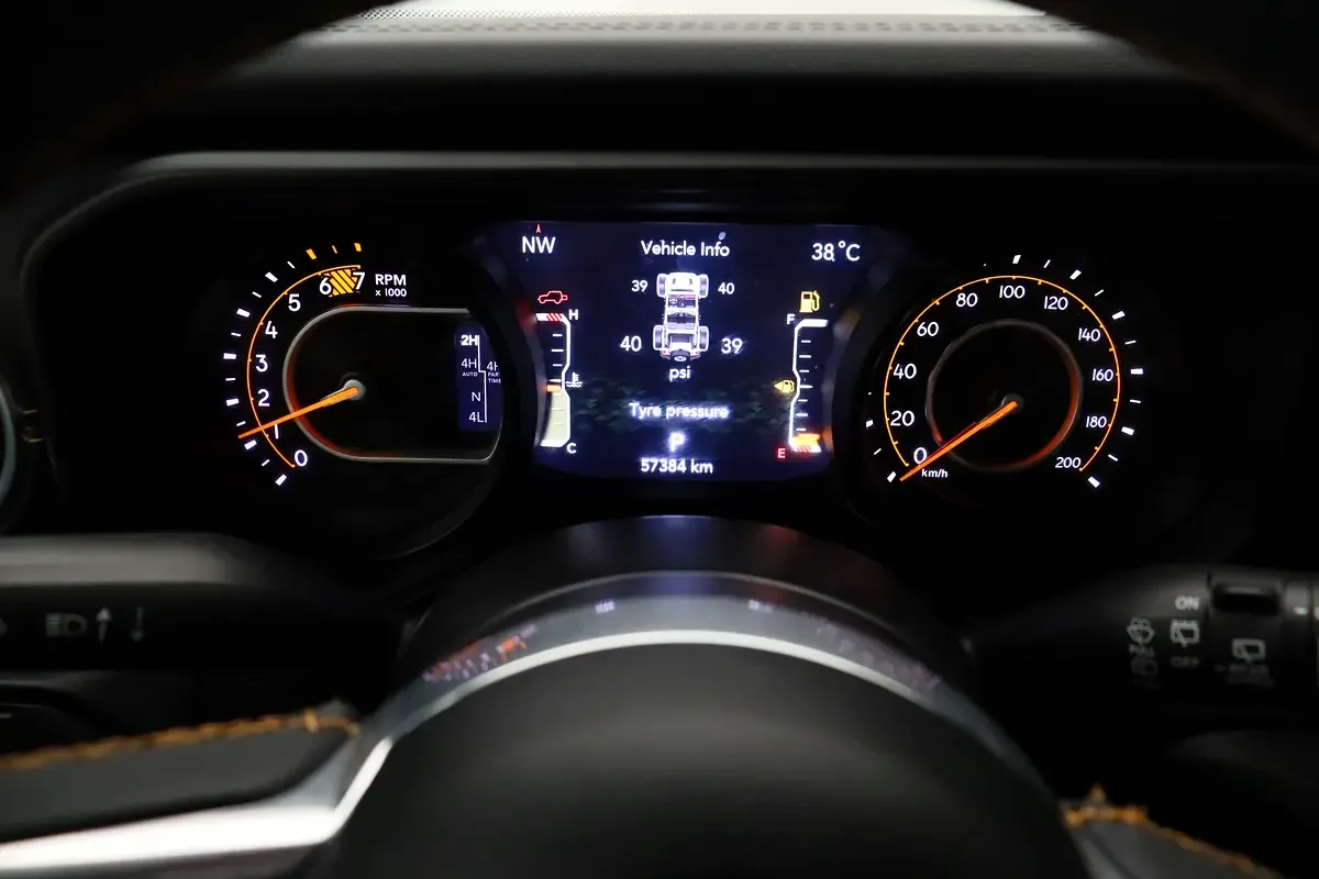 Jeep Wrangler 2.0 AT 4WD (272 حصان) - 8