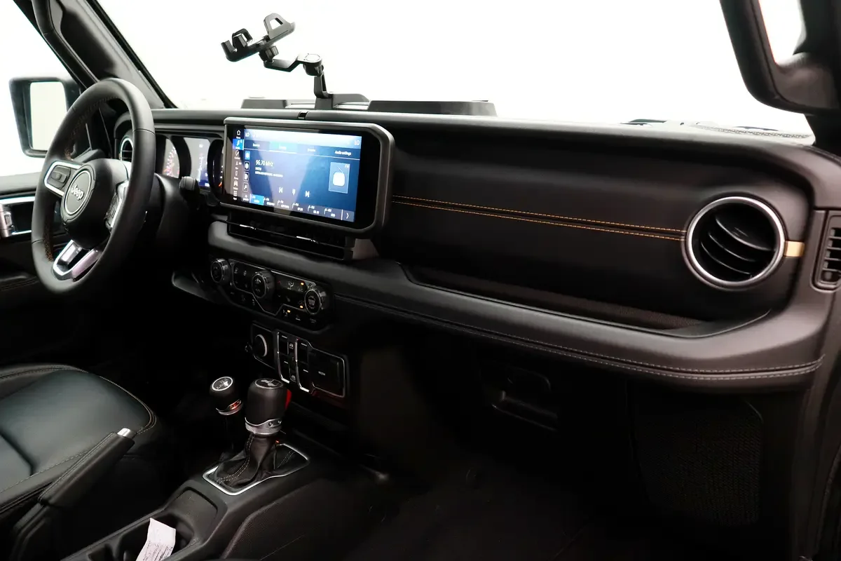 Jeep Wrangler 2.0 AT 4WD (272 حصان) - 12