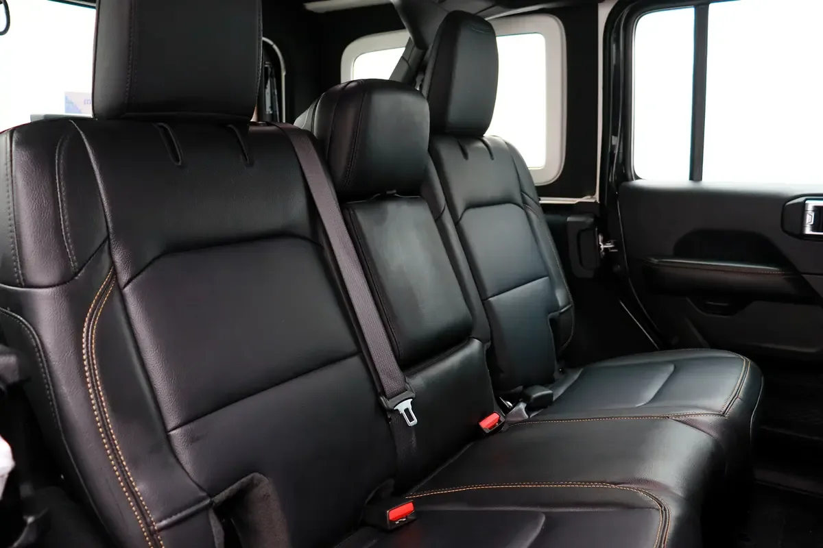 Jeep Wrangler 2.0 AT 4WD (272 حصان) - 17