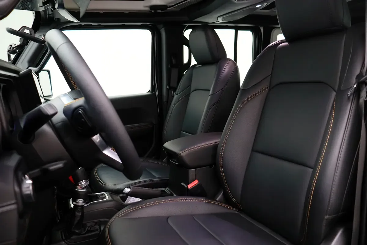 Jeep Wrangler 2.0 AT 4WD (272 حصان) - 14