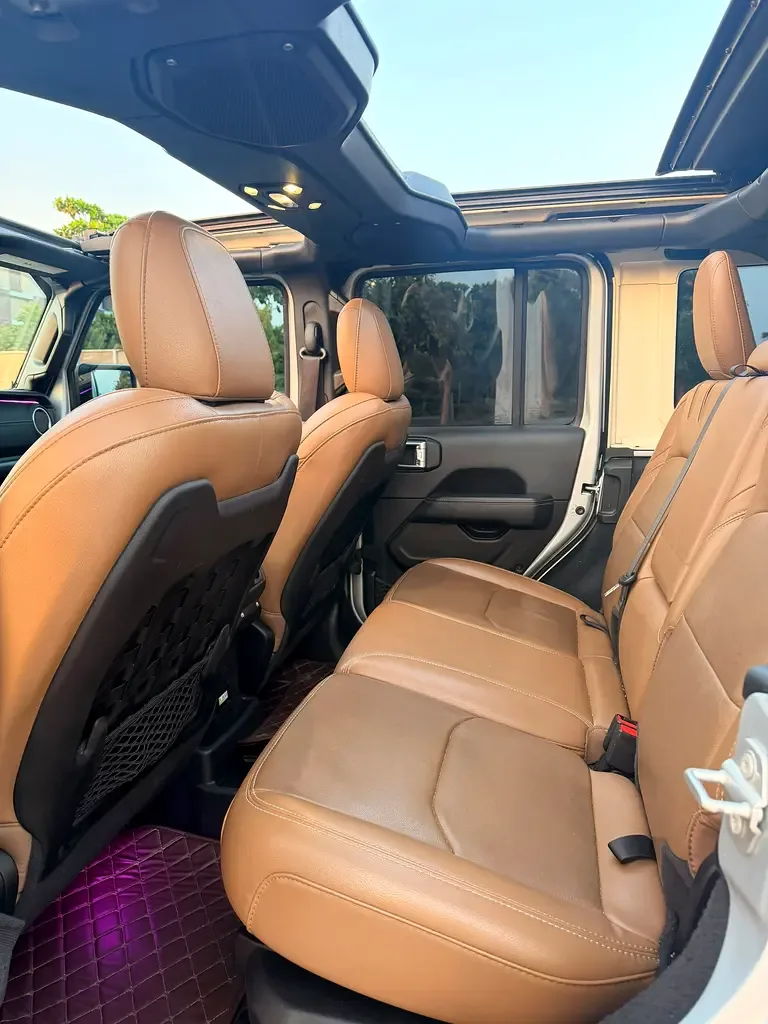 Jeep Wrangler 2.0 AT AWD (272 حصان) - 12