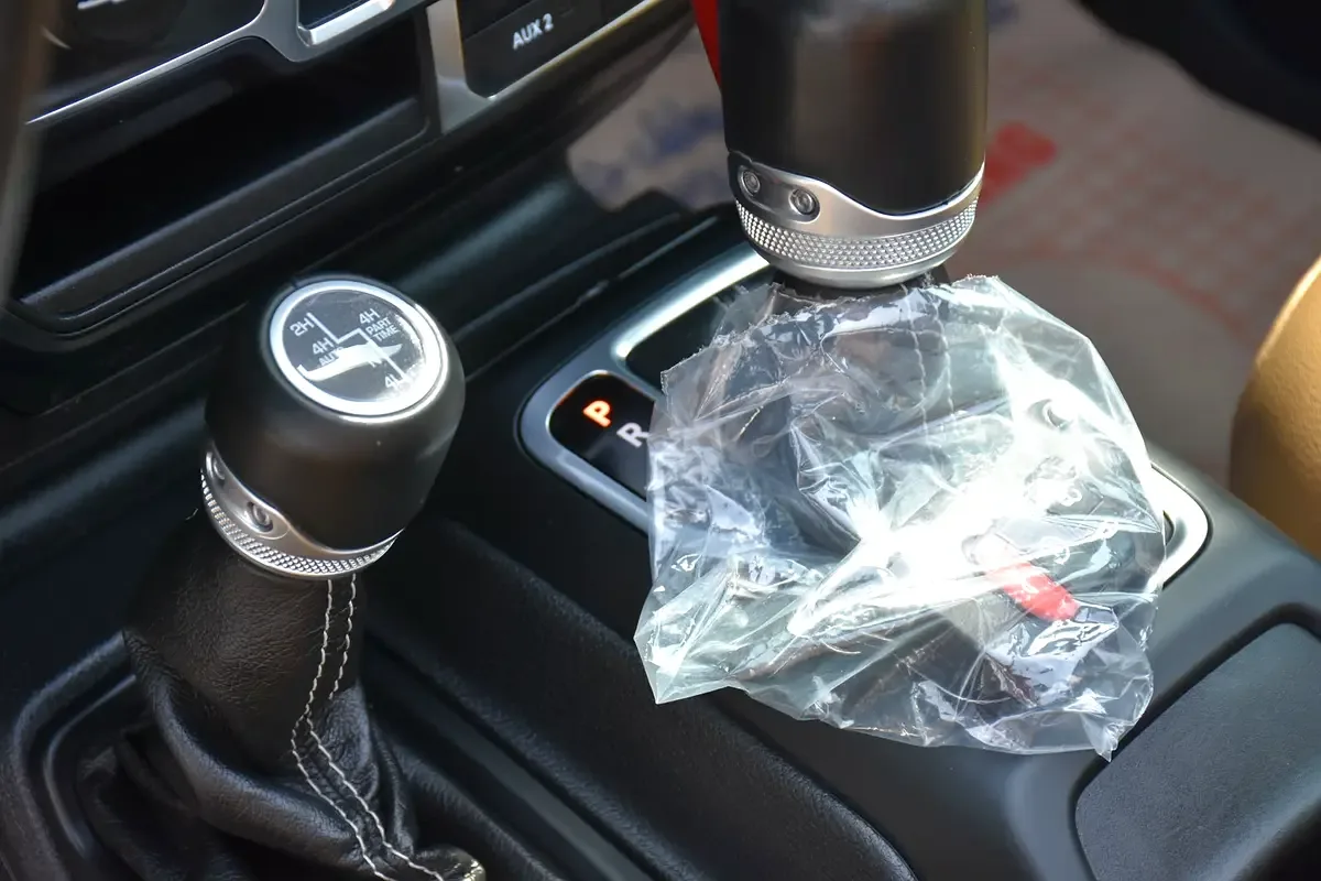 Jeep Wrangler 2.0 AT AWD (381 hp) - 10