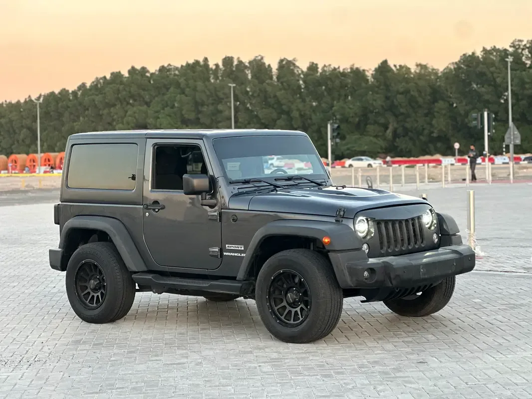 Jeep Wrangler 3.6 AT (284 حصان) - 3