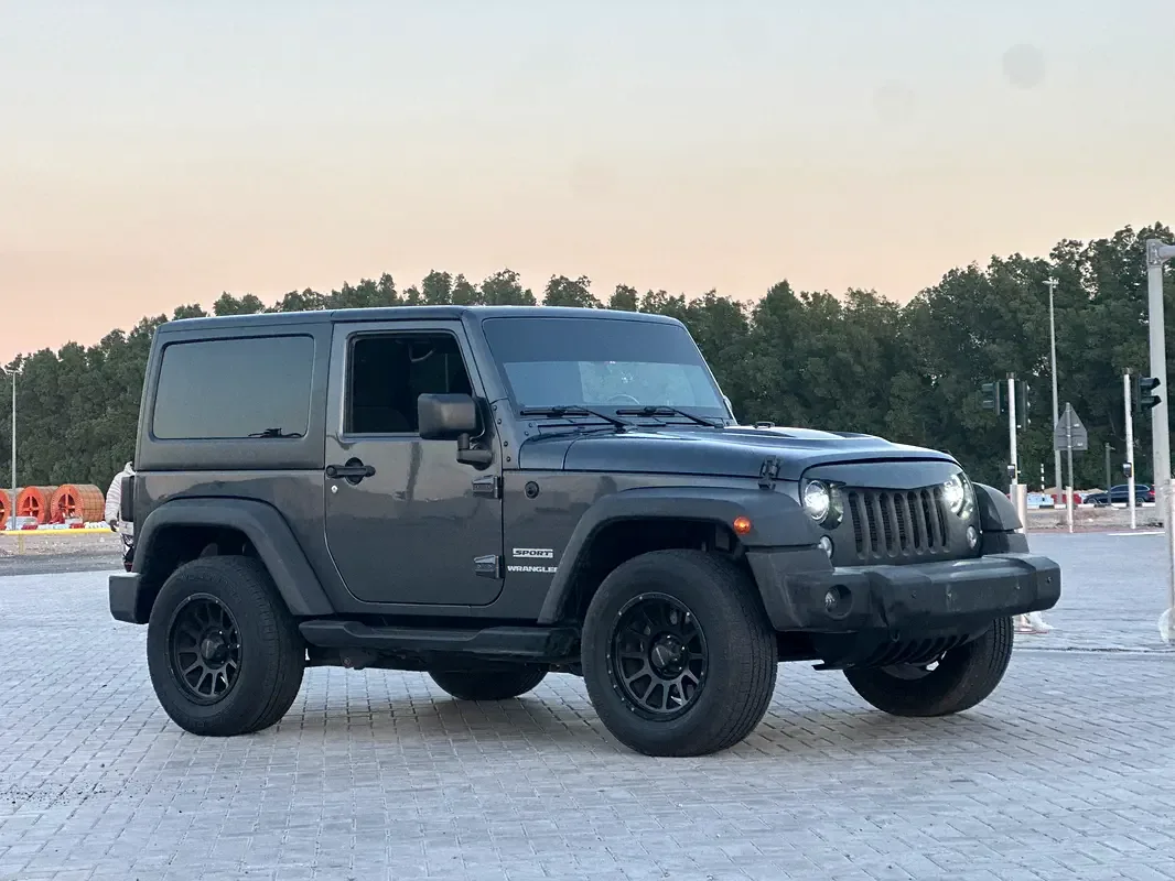 Jeep Wrangler 3.6 AT (284 حصان) - 2