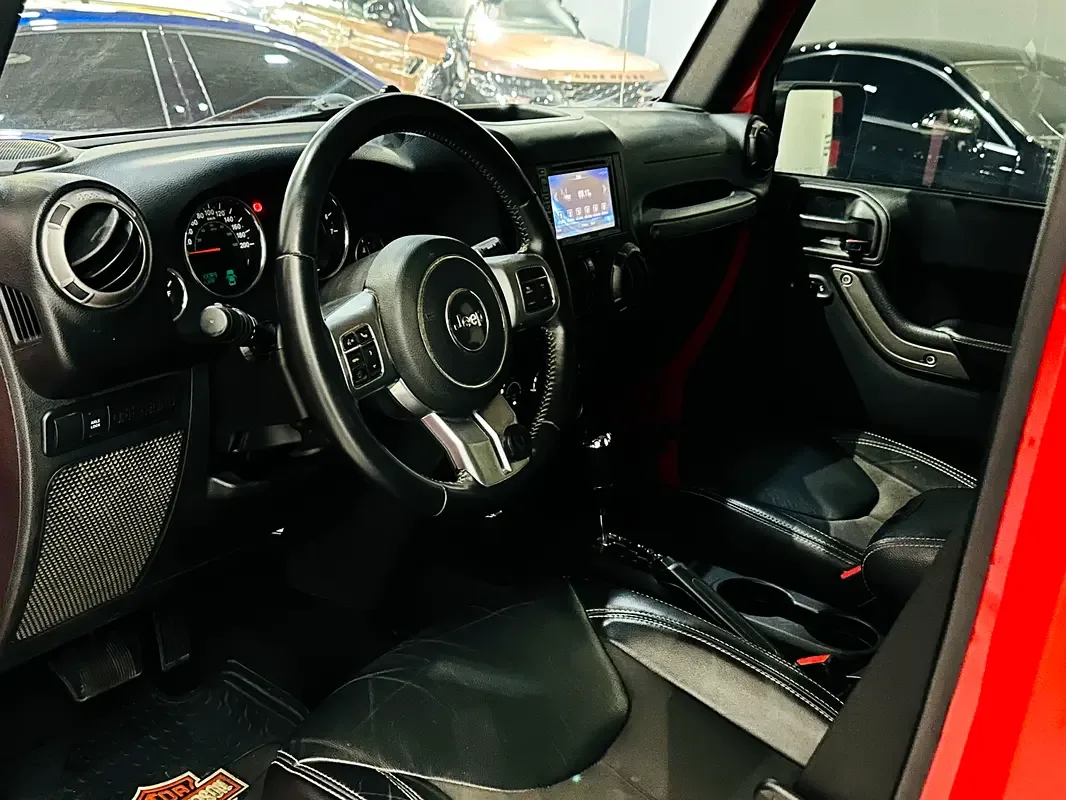 Jeep Wrangler 3.6 AT (284 حصان) - 10