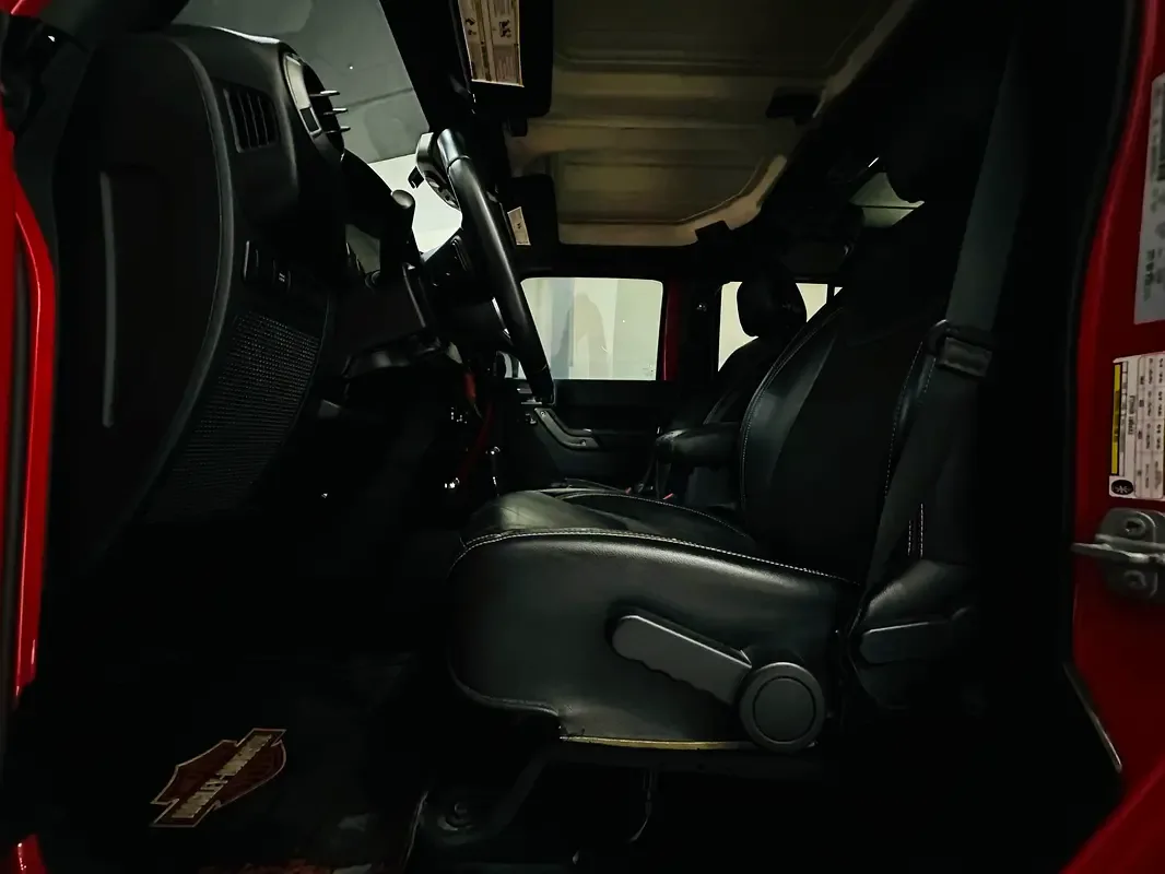 Jeep Wrangler 3.6 AT (284 حصان) - 11