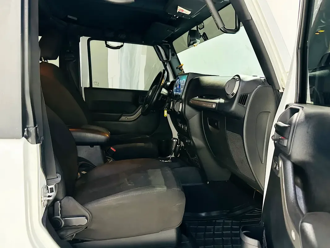 Jeep Wrangler 3.6 AT (284 حصان) - 9