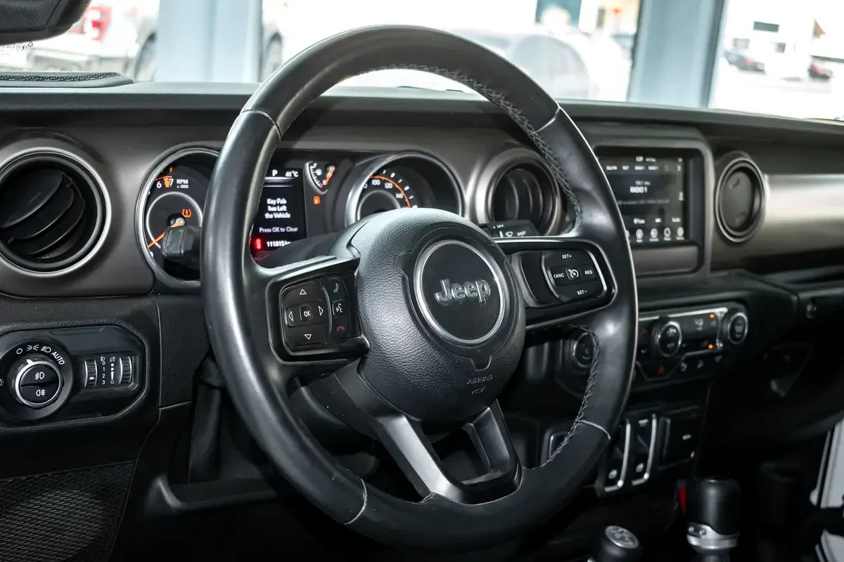 Jeep Wrangler 3.6 AT (284 حصان) - 10
