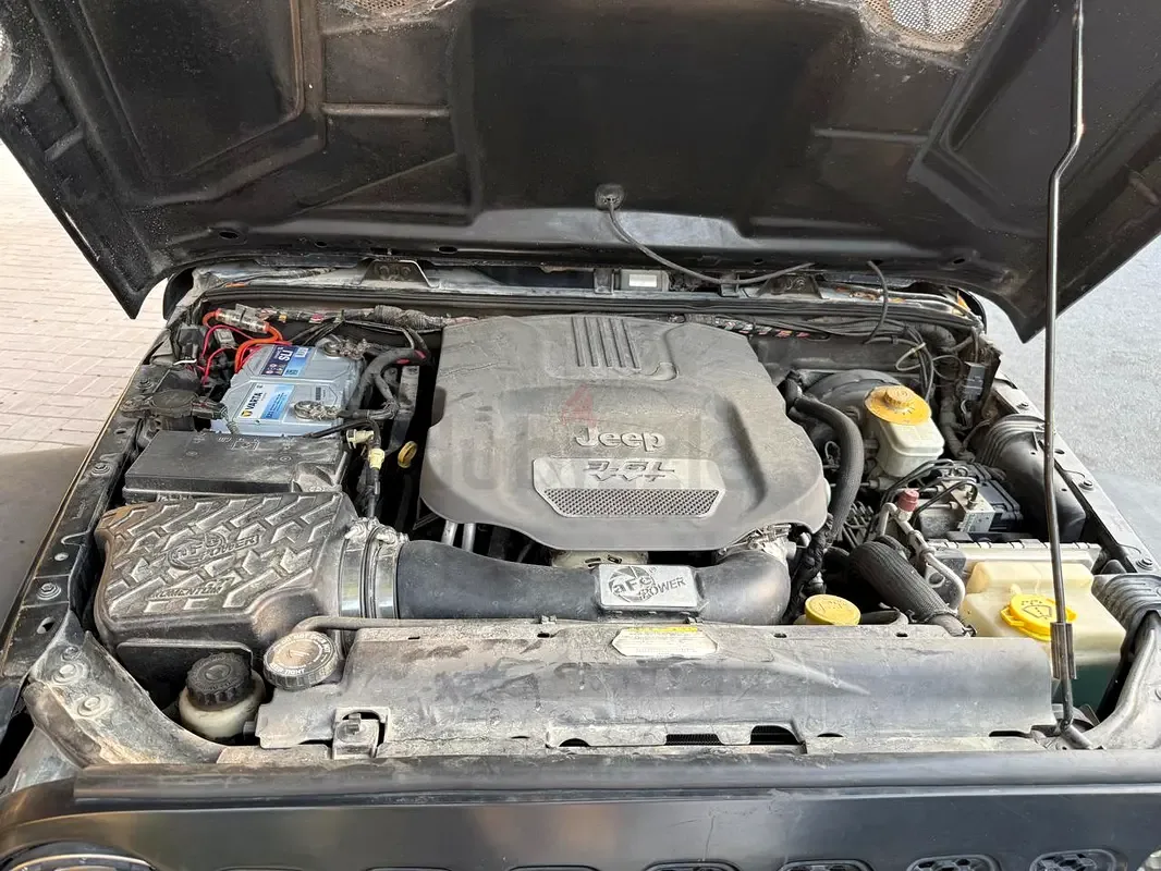 Jeep Wrangler 3.6 AT (284 حصان) - 3