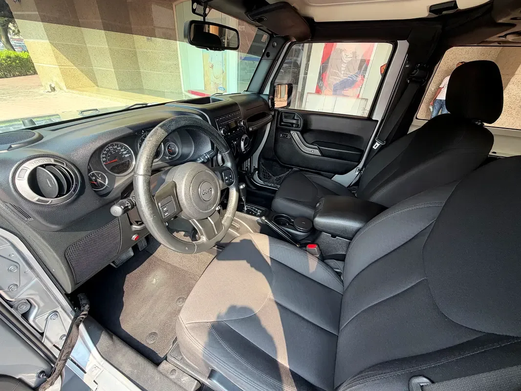Jeep Wrangler 3.6 AT (284 hp) - 11