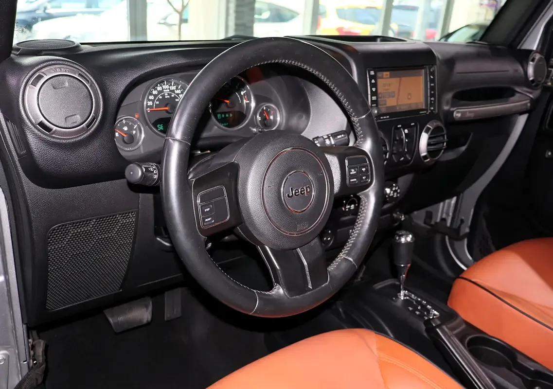 Jeep Wrangler 3.6 AT (286 hp) - 9