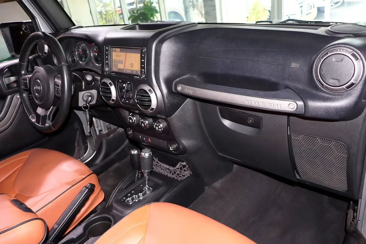 Jeep Wrangler 3.6 AT (286 hp) - 16