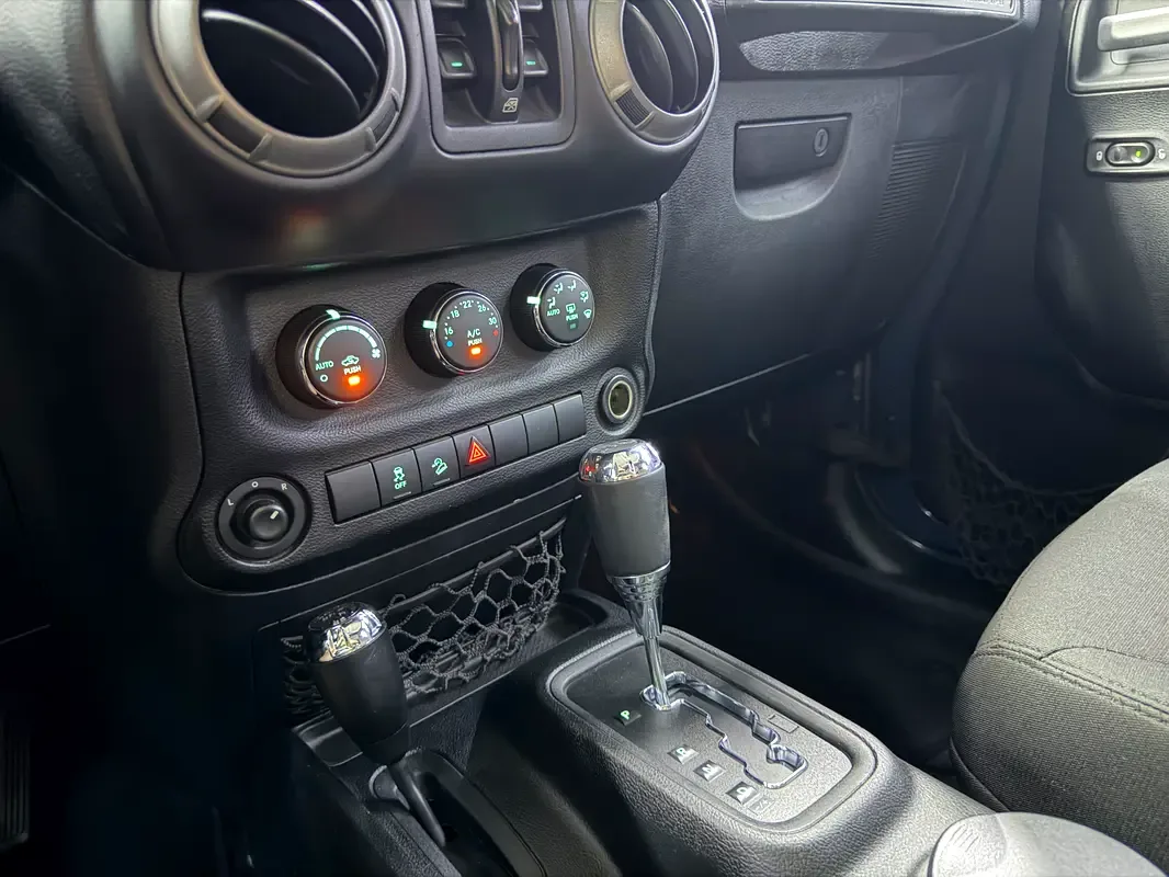 Jeep Wrangler 3.6 AT (286 hp) - 16