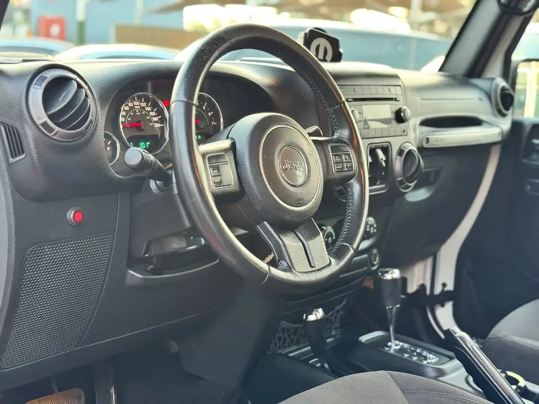Jeep Wrangler 3.6 AT (286 hp) - 14