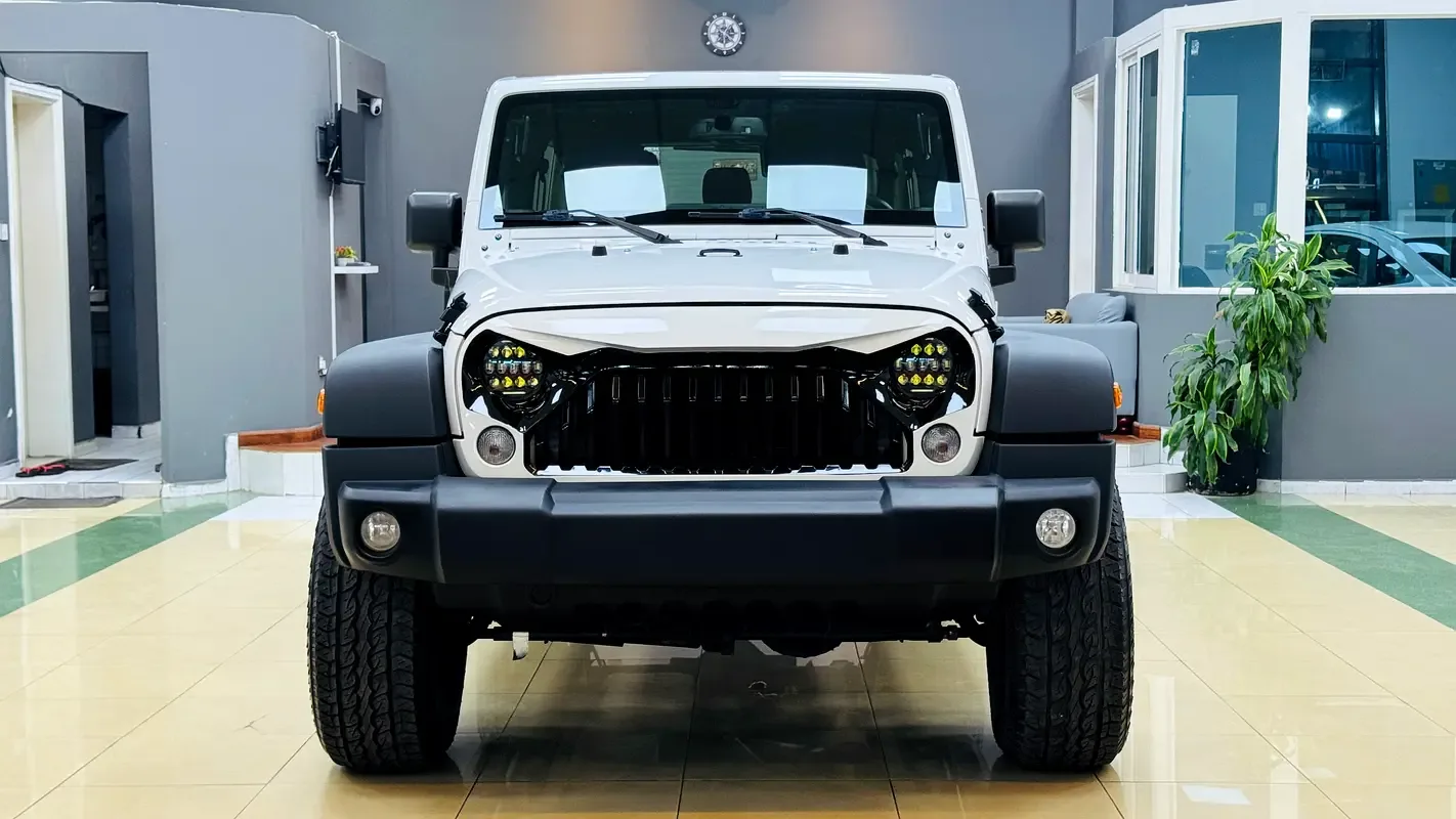 Jeep Wrangler 3.6 AT (286 حصان) - 2