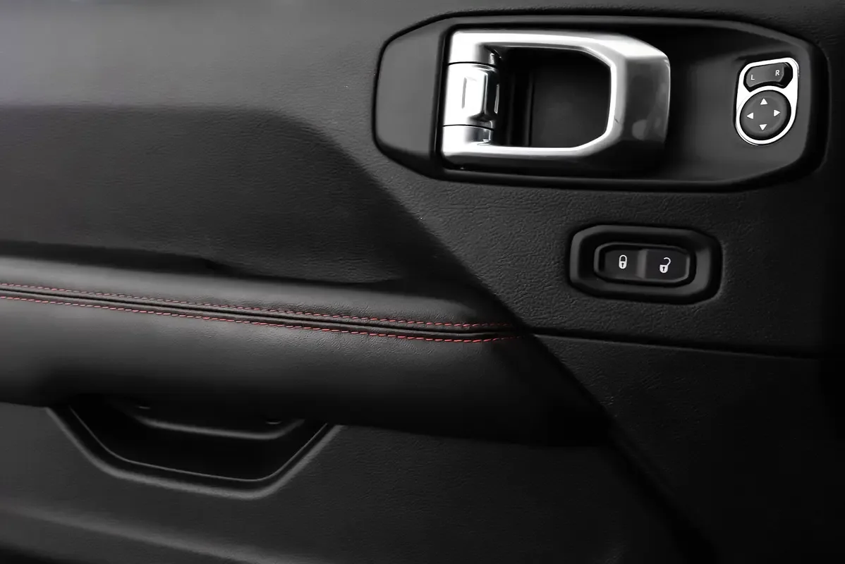 Jeep Wrangler 3.6 AT 4WD (290 hp) - 10