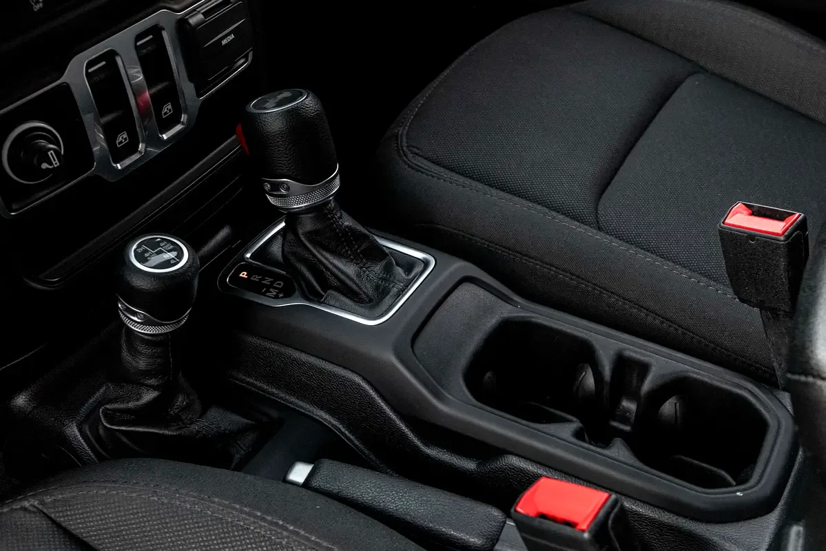 Jeep Wrangler 3.6 AT 4WD (290 hp) - 10
