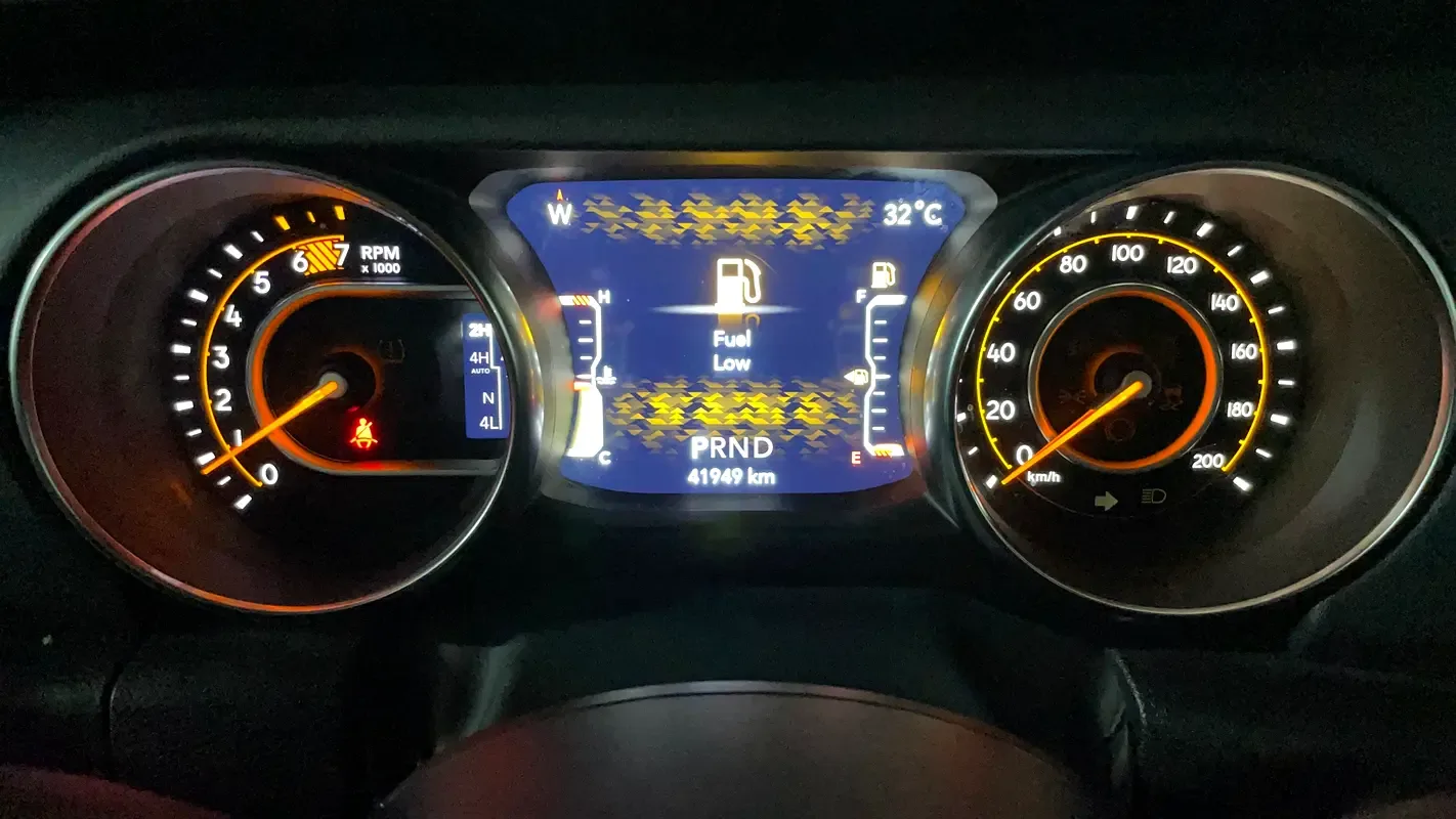 Jeep Wrangler 3.6 AT 4WD (290 حصان) - 9