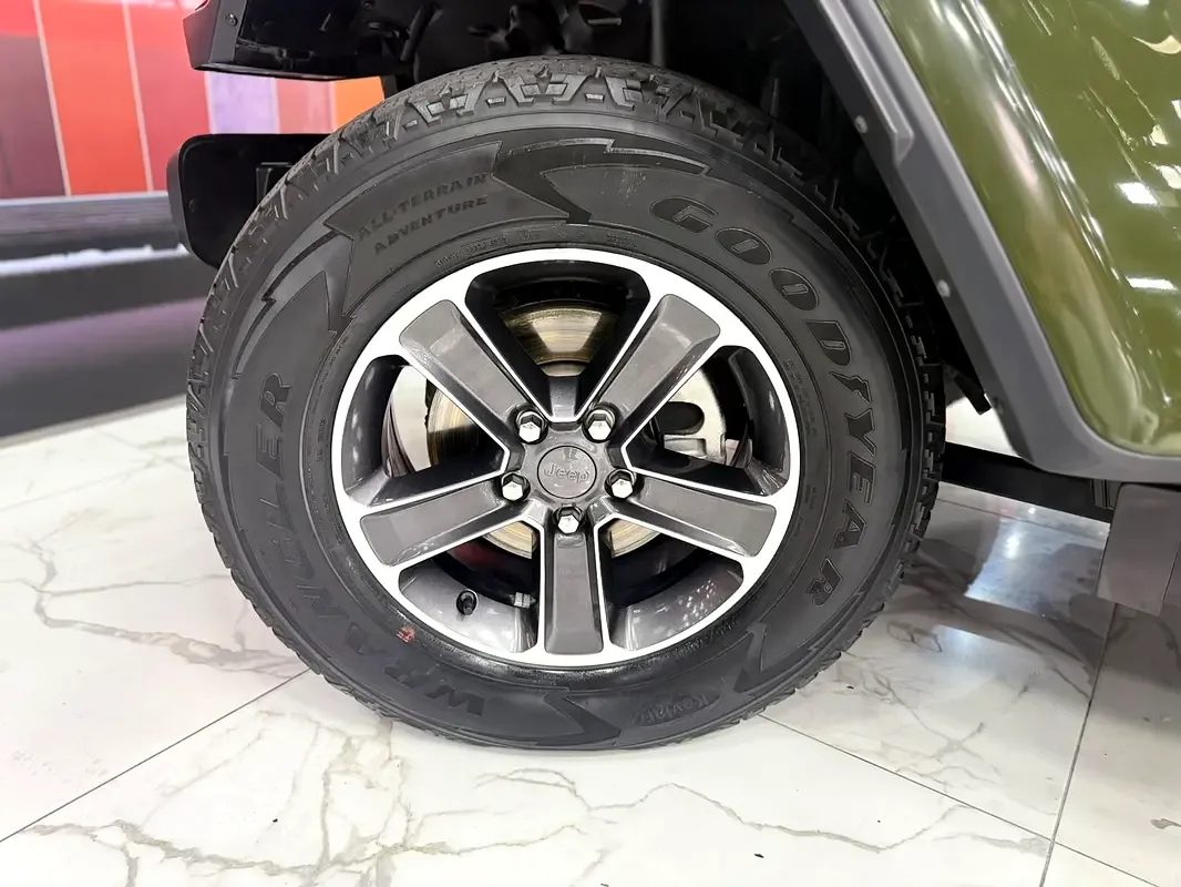 Jeep Wrangler 3.6 AT 4WD (290 حصان) - 18