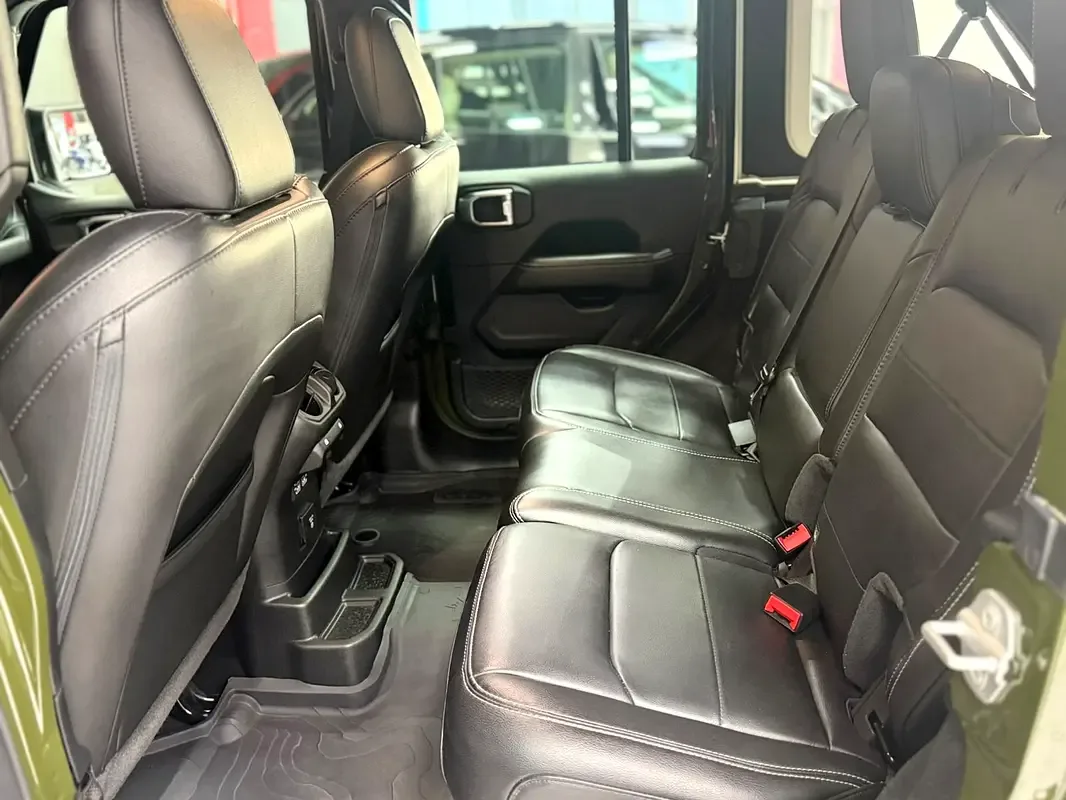 Jeep Wrangler 3.6 AT 4WD (290 حصان) - 17