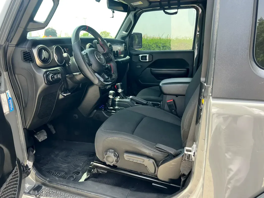 Jeep Wrangler 3.6 AT AWD (285 حصان) - 9