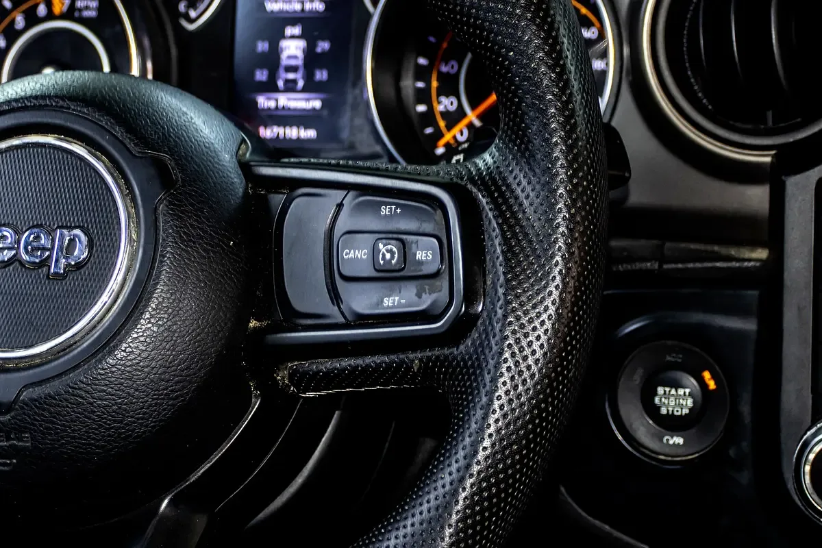 Jeep Wrangler 3.6 AT AWD (285 حصان) - 12