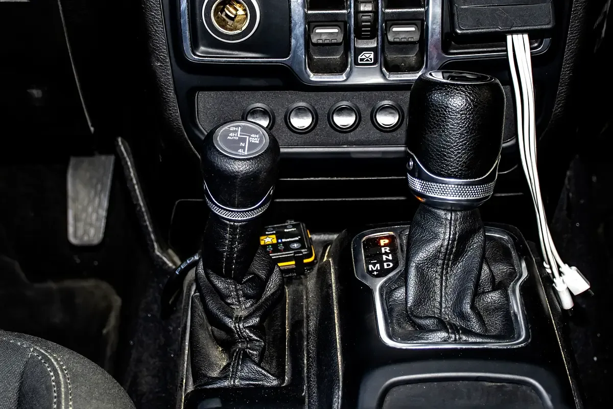 Jeep Wrangler 3.6 AT AWD (285 حصان) - 15