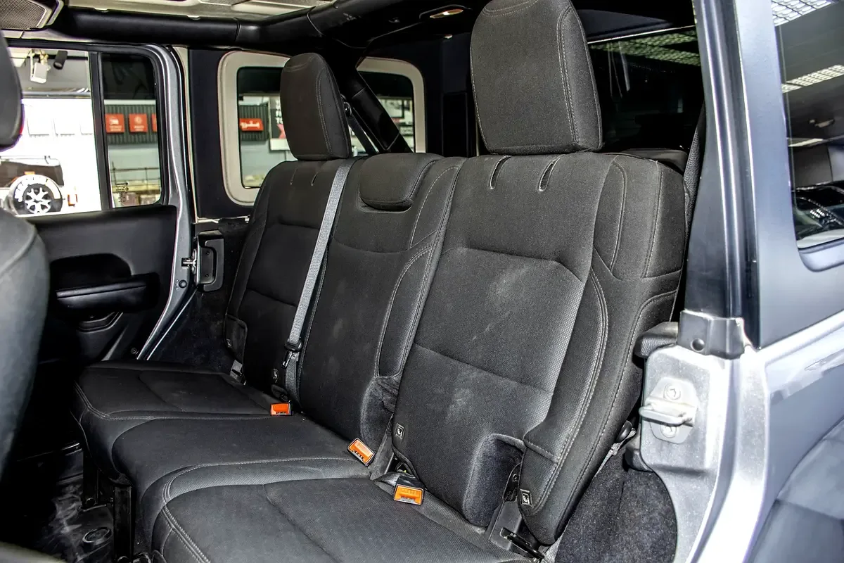 Jeep Wrangler 3.6 AT AWD (285 حصان) - 18