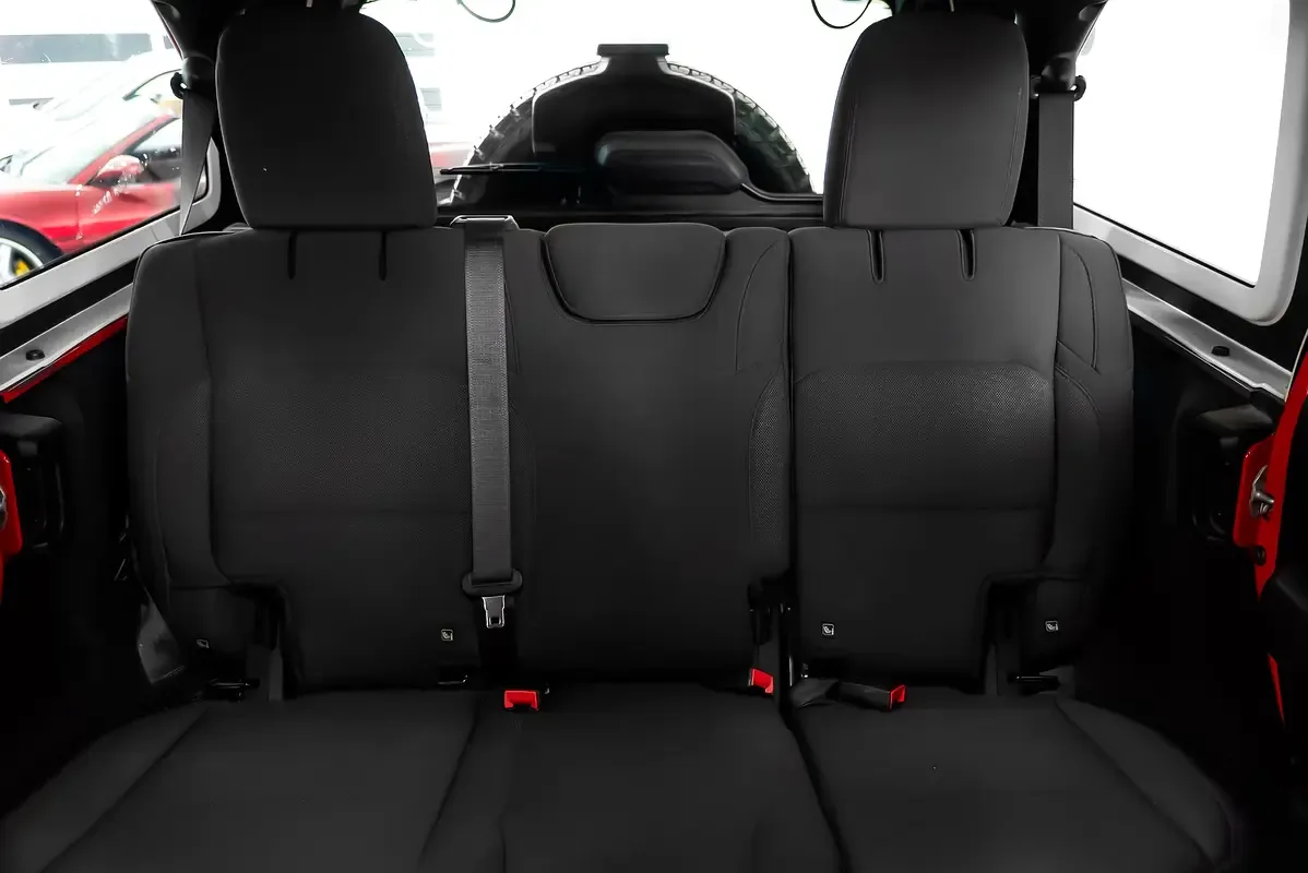 Jeep Wrangler 3.6 AT AWD (285 حصان) - 12