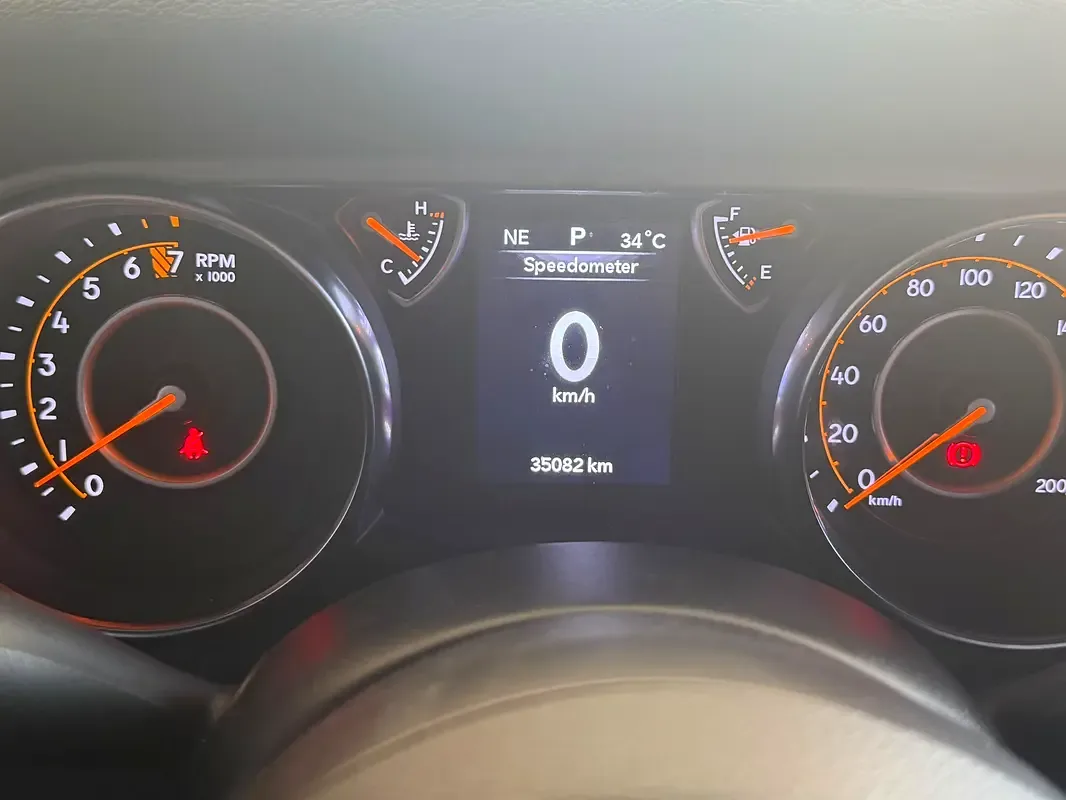 Jeep Wrangler 3.6 AT AWD (285 حصان) - 9