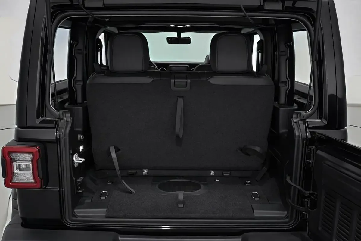 Jeep Wrangler 3.6 AT AWD (290 حصان) - 11