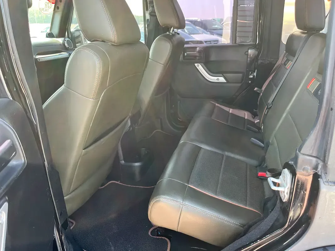 Jeep Wrangler 3.8 AT (199 hp) - 10