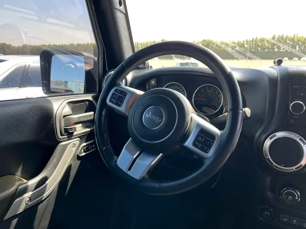 Jeep Wrangler 3.8 AT (199 hp) - 11