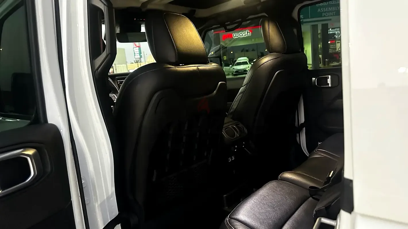 Jeep Wrangler 6.4 AT AWD (470 حصان) - 3