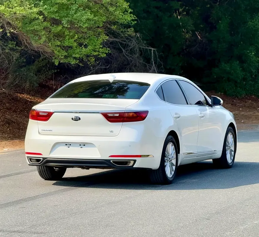 Kia Cadenza 3.3 AT (290 hp) - 6