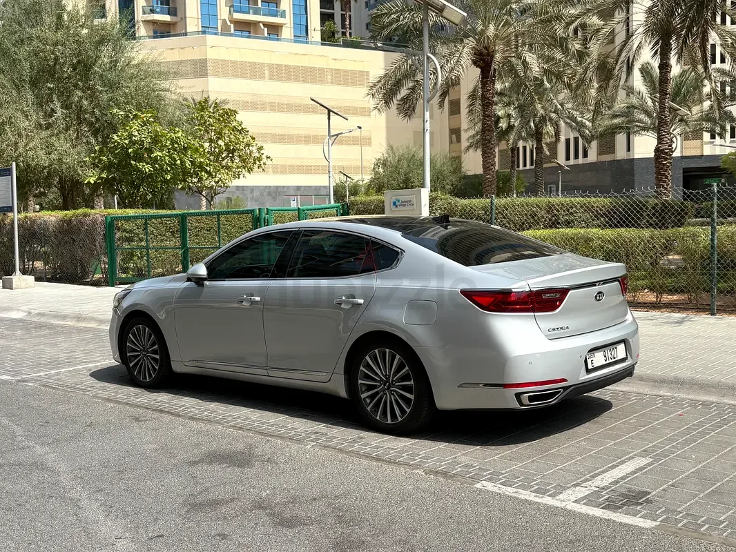Kia Cadenza 3.3 AT (290 حصان) - 2